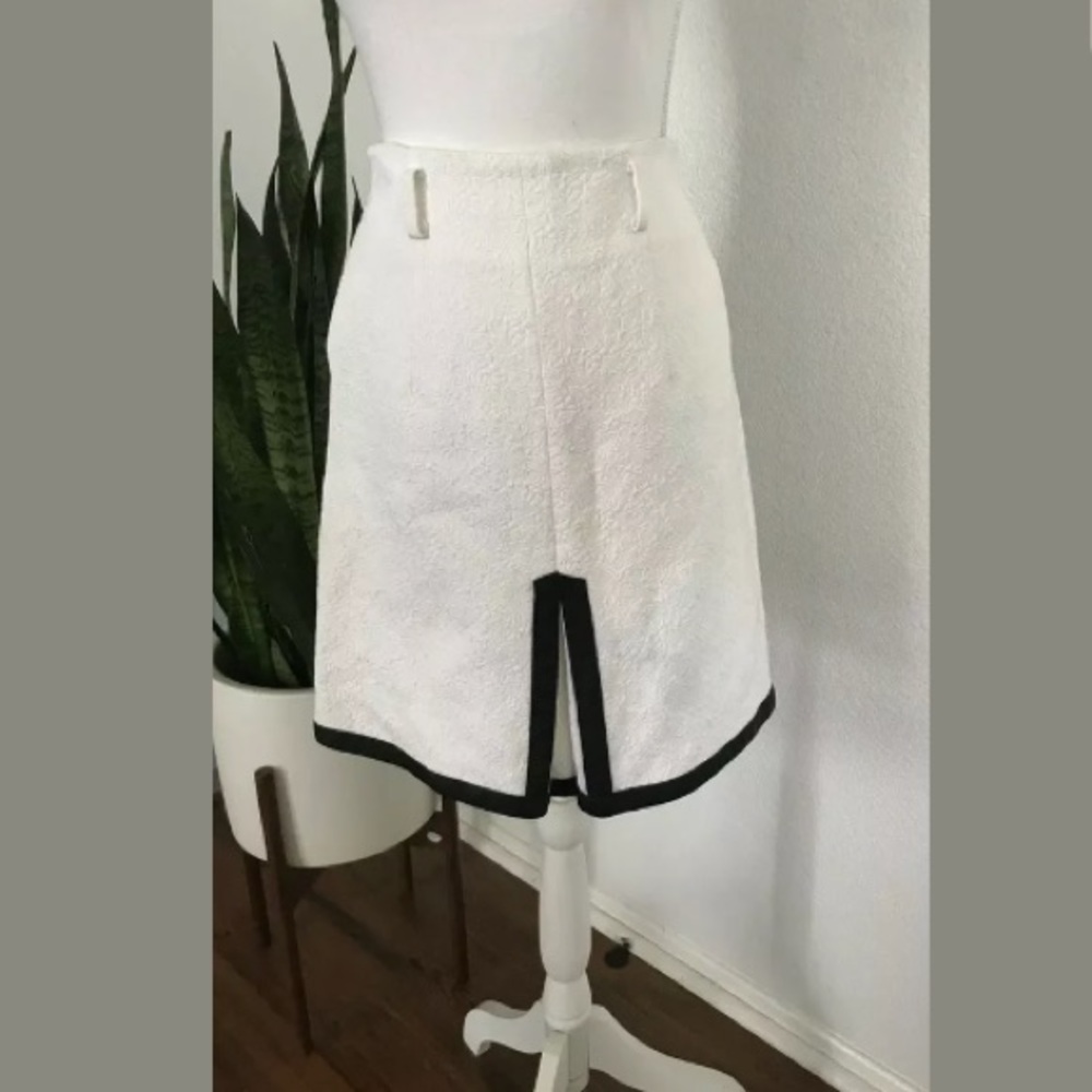 Class Roberto Cavalli White Embossed Skirt Sz 8